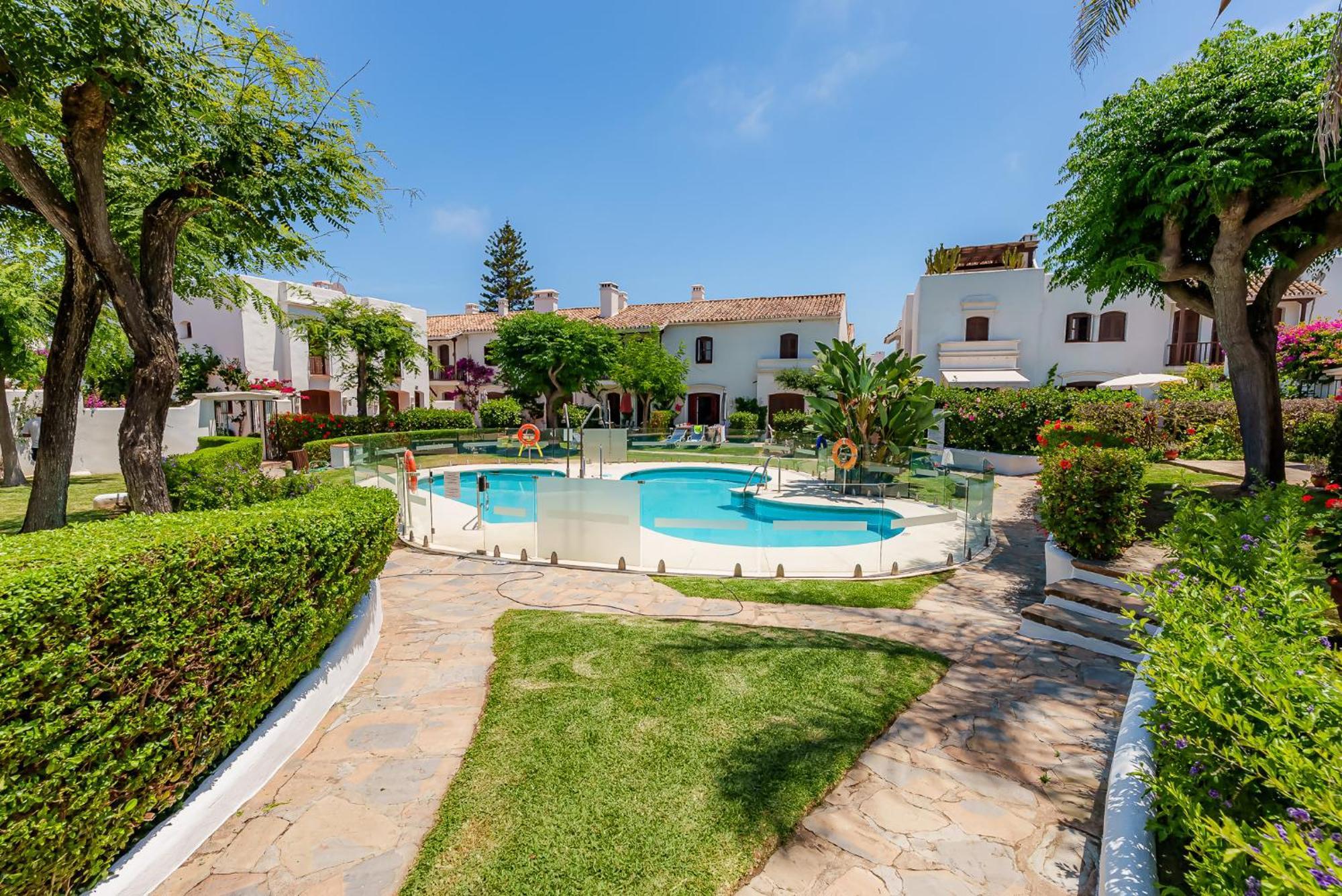 Olas De Calma Apartment Peaceful Retreat 埃斯特波纳 外观 照片